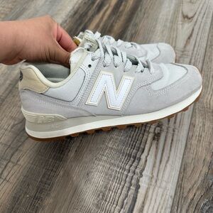 new balance shoes beige/grey